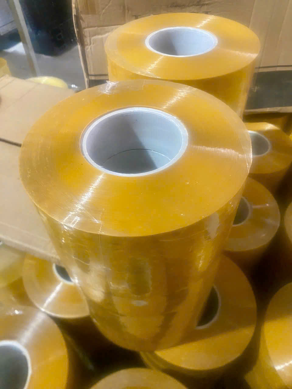 Băng dính trong lõi nhựa 3kg